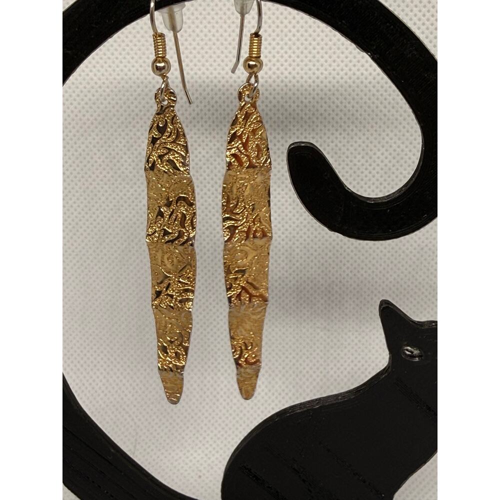 🧚🏻‍♀️ Gold Textured Dangle Earrings 3” Drop Boho Statement Lightweight